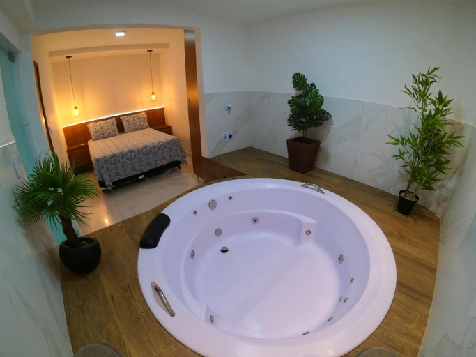 Bathroom 3, TH Flats 101 com Banheira de Hidromassagem, Governador Valadares
