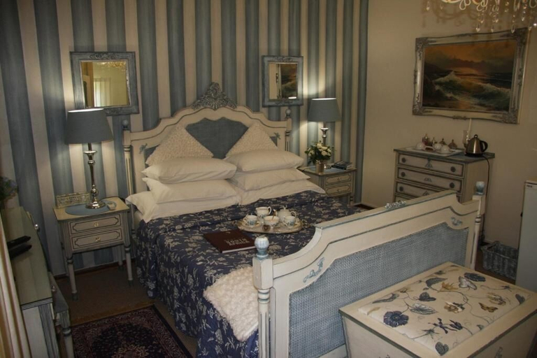 Room 4, THE SUMMER PLACE BOUTIQUE GUESTHOUSE, Mangaung