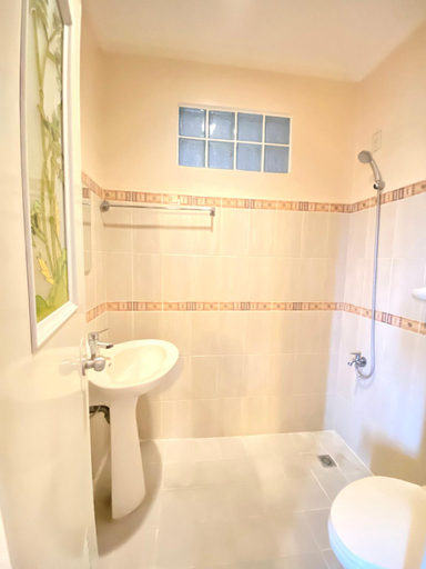 Bathroom 2, Elaine's Homestay, Dumaguete City
