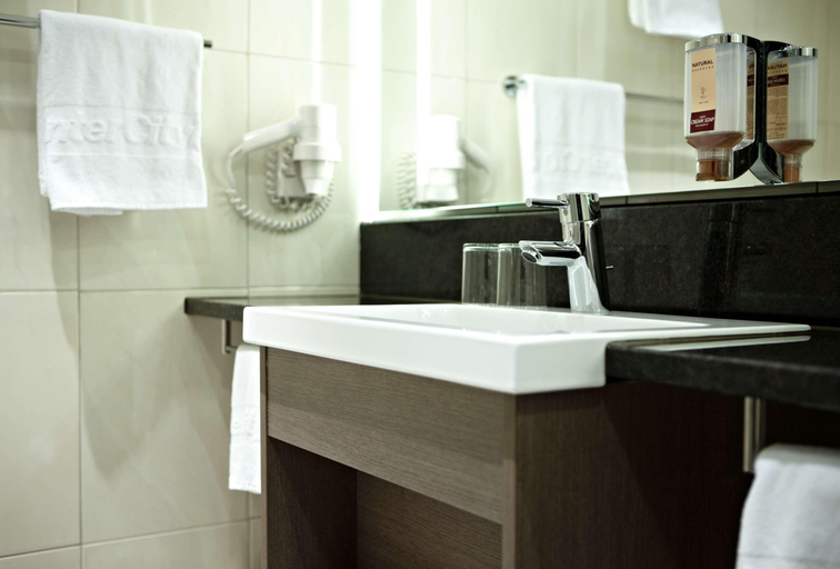 Others 5, IntercityHotel Mainz, Mainz