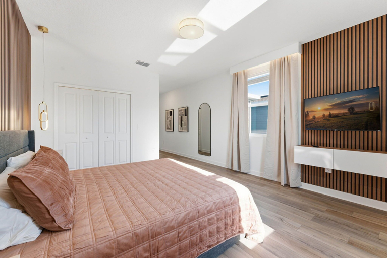 Room 2, Stylish Family Villa, Themed Rooms, Pool, Osceola