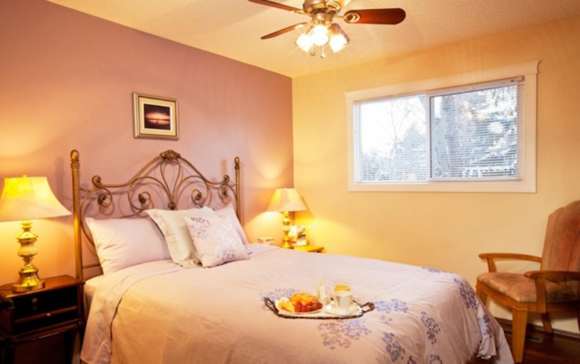 Bedroom 2, Wild Rose Bed & Breakfast, Division No. 11