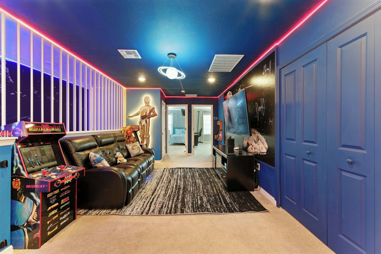 Interior 3, Fantasy Themed Fun With Pool & Resort Access, Polk