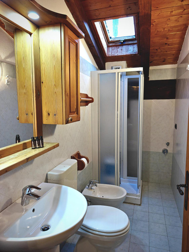 Bathroom 3, Residence Les Myosotis, Aosta
