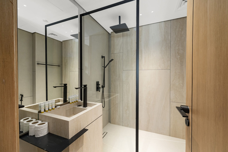 Room 4, Prime JLT Stay Near Metro Lakeside Dining, Dubai