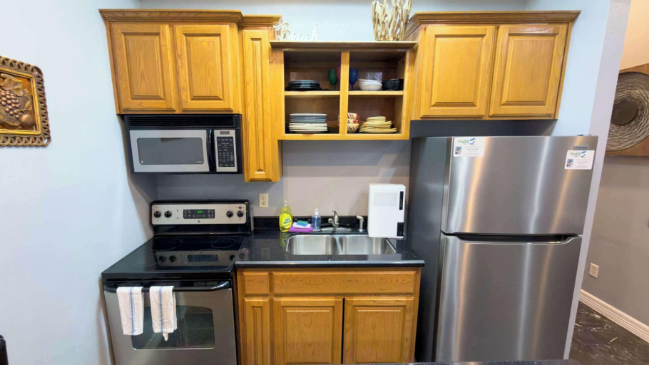 Private kitchen 3, First Floor Pool Affordable Near Beach, Cameron