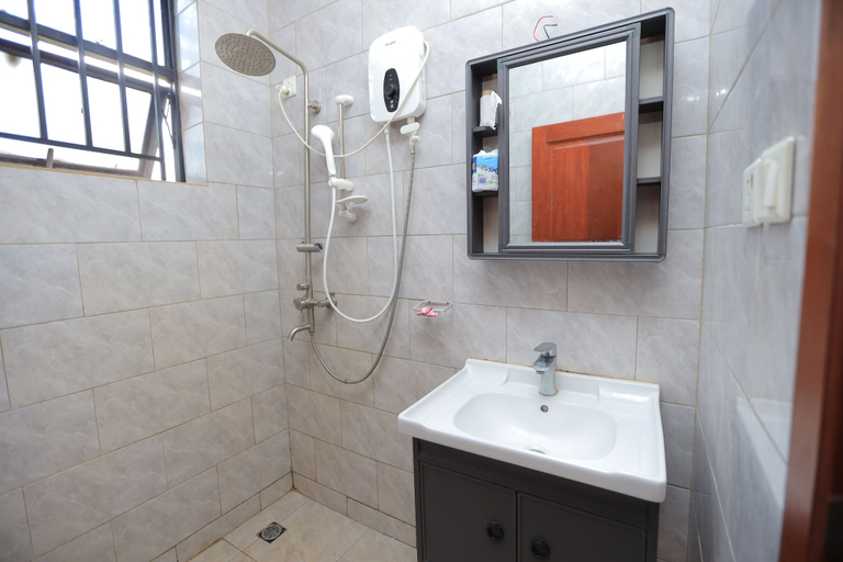 Bathroom 3, The Vibrant Loadge, Gasabo