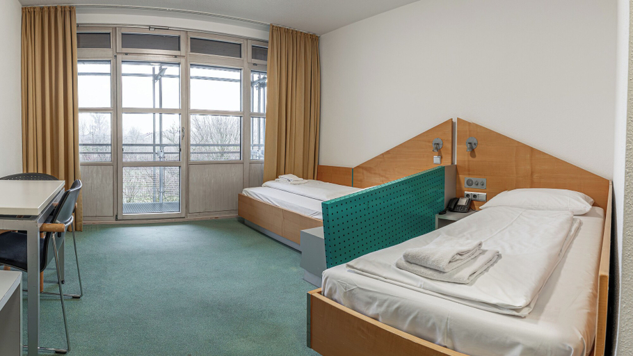 Bedroom 5, Sportschule Oberhaching, München