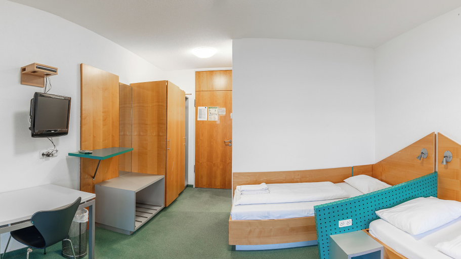 Bedroom 5, Sportschule Oberhaching, München