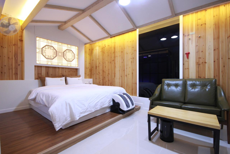 Bedroom 3, Ulsan KTX Station G and G, Ulju