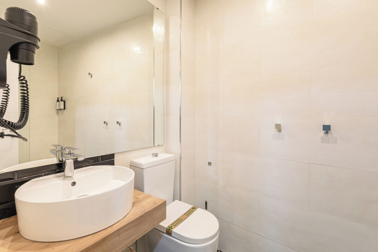 Bathroom 4, Welldone San Pablo Apartments, Sevilla