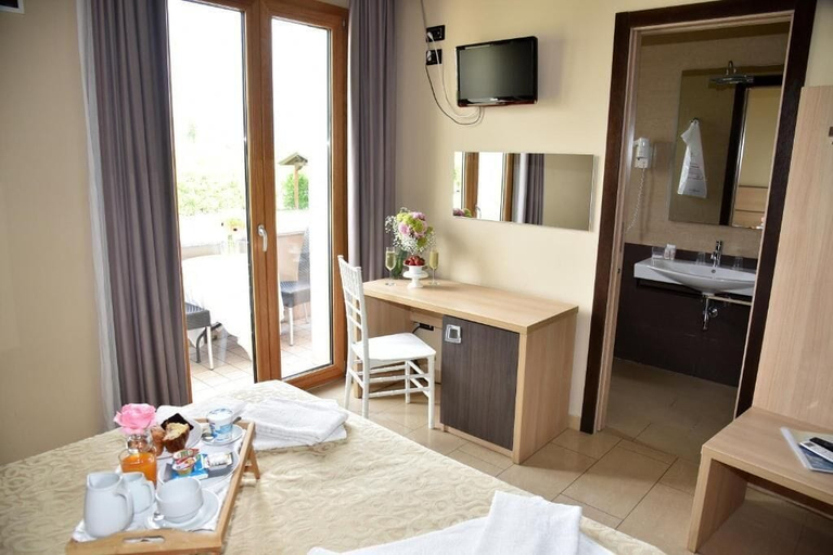 Bedroom 4, Hotel Nelton, Salerno