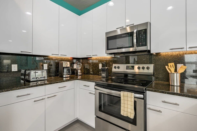 Private kitchen 4, Charming Villa With Private Pool Bliss, Lake