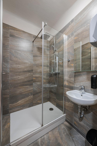 Bathroom 3, ROYAL ROOMS***, Ljubljana