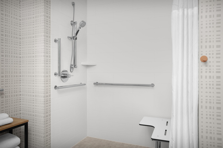 Bathroom 4, Hampton Inn & Suites Phoenix Glendale-Westgate, Maricopa