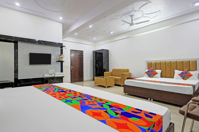 Room 4, Fabhotel Shri Hari Singh Dham, Mathura
