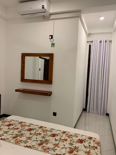 Room 3, Shelo Transit Hotel, Katana