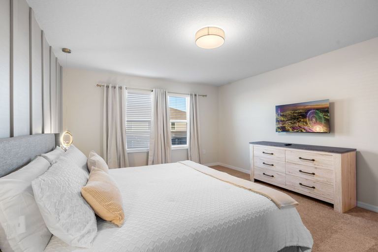 Room 1, Chic Home, Game Room, Themed Beds, Lake