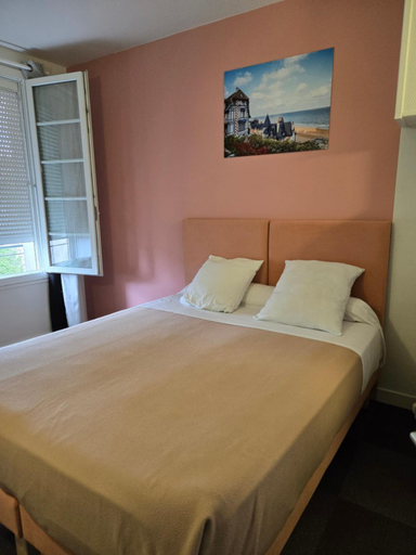 Bedroom 2, Hotel le Saint Germain, Orne