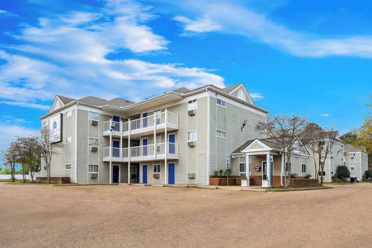 Front of property, Birch Hill Suites - Jackson, Hinds