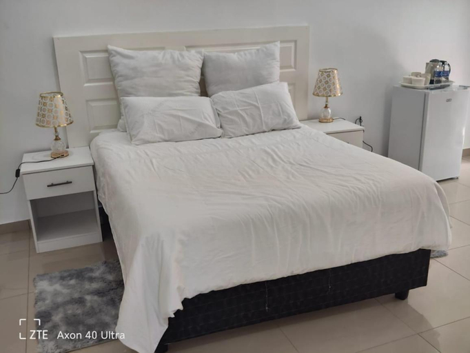 Bedroom 4, Silver Moon Guest House, Harare
