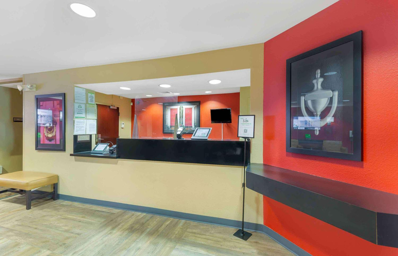 Public Area 2, Studio 6 – Chantilly, VA – Washington Dulles Airport, Fairfax