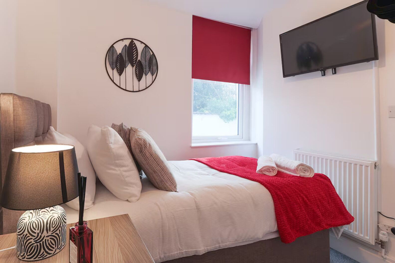 Room 3, Prime Location 3BR with Garden, Cardiff