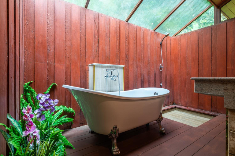 Bathroom, Swankiri Executive Farm Resort, Mae Rim