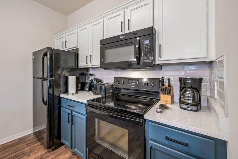 Interior 2, Remodeled Gem - Comfort and Location, Osceola