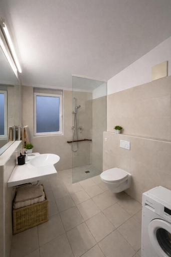 Bathroom 2, Stadthotel Carinthia, Klagenfurt