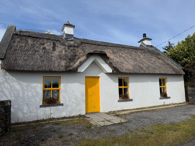 Exterior & Views 2, Burren Court Lodge