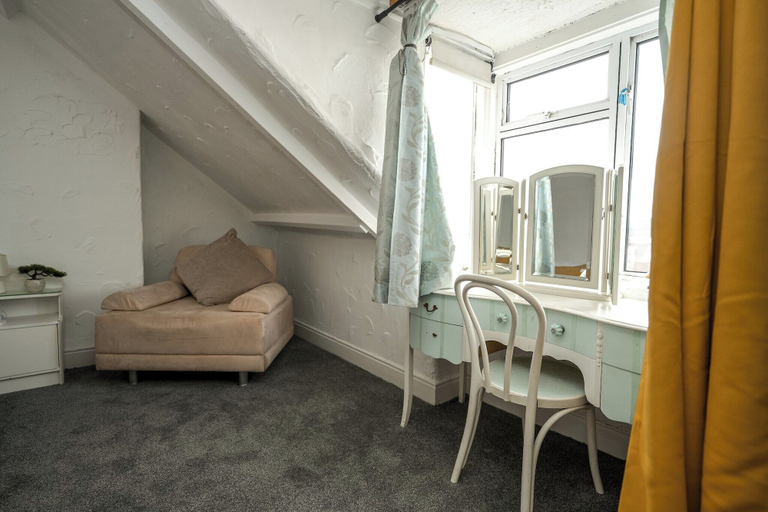 Living area 5, Apt - Sleeps 10 - Parking - Ideal for Contractors, Gateshead