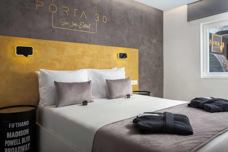 Room 2, Porta 30, Oeiras