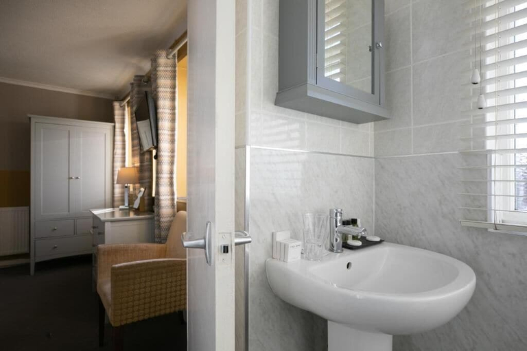 Bathroom 4, Castlemead, Pembrokeshire