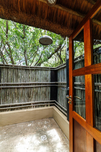 Shower, Divava Okavango, Mukwe