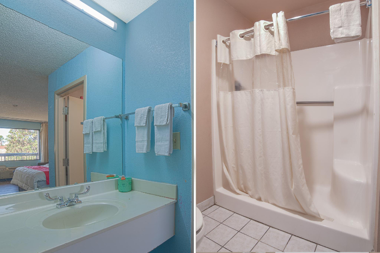 Bathroom 3, Mayfair Inn, Martin