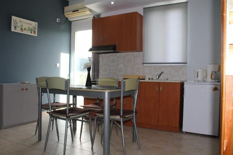 Dining 4, olive view, Crete