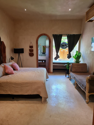 Room 3, La Bocania, Progreso