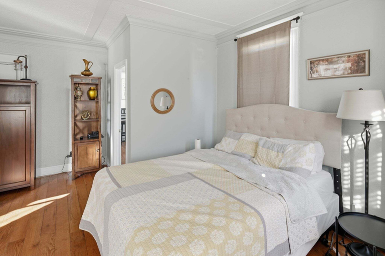 Room 2, Cozy Pleasantville Retreat Unit 2 2 Bedroom Apts, Westchester