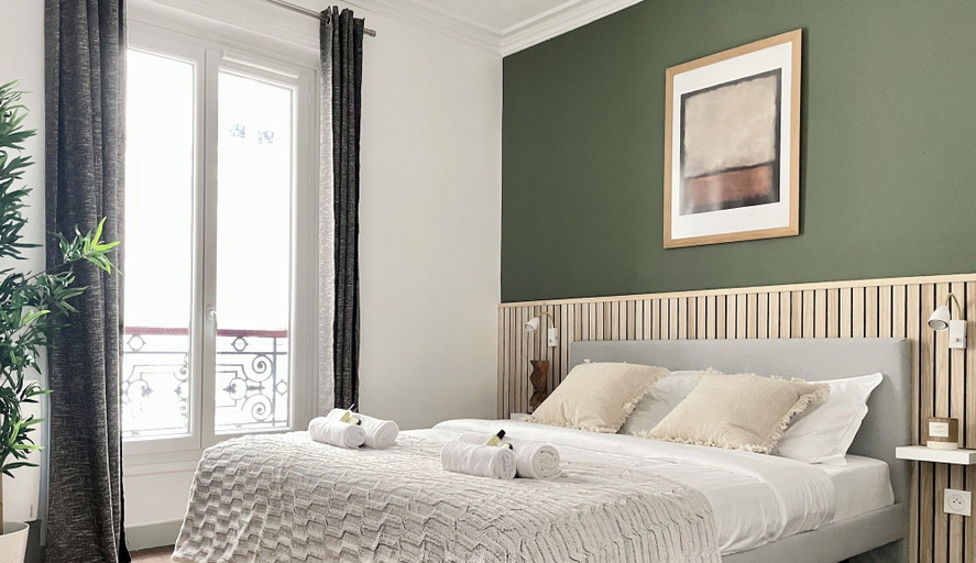 Bedroom 2, 1590 Legendre, Paris