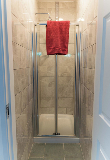 Bathroom 4, Glancy's Accommodation
