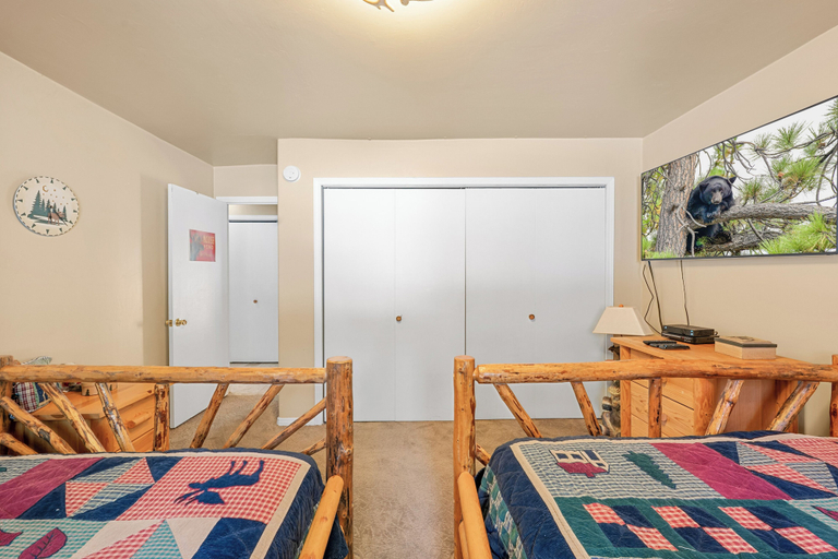 Room 3, Big Bear Cozy Cottage, San Bernardino