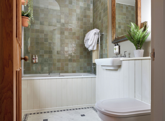 Bathroom 4, King John Inn, Wiltshire