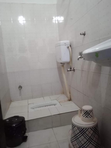 Bathroom 2, Hotel shivdev, Uttarkashi