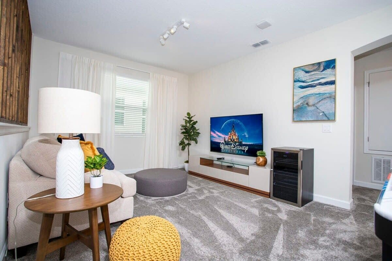 Living area 2, Stunning 5BR Home - Your Dream Getaway, Osceola