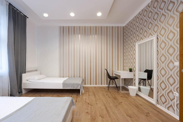 Bedroom 2, ROYAL ROOMS***, Ljubljana
