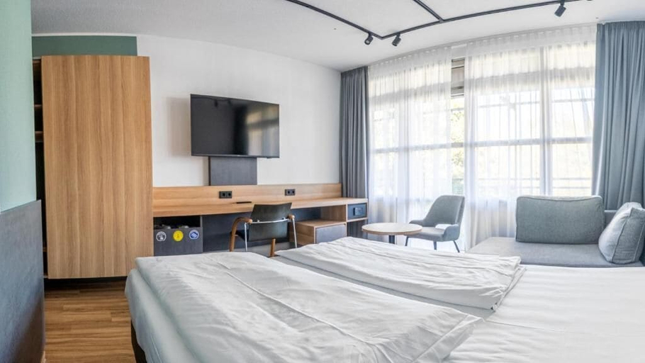 Bedroom 5, Sportschule Oberhaching, München
