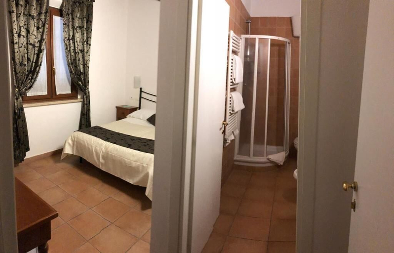 Room 4, Villa Tuscany Siena, Siena