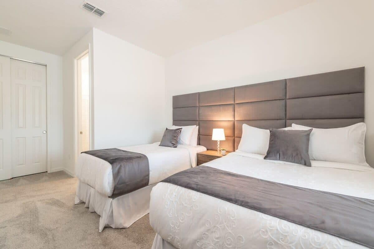 Room 3, Stunning Retreat, Private Pool, Perfect Location, Osceola
