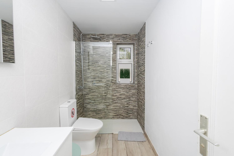 Bathroom 3, Bungalow playa Aguila terraza piscina by Lightbooking, Las Palmas